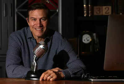 Who is Nick Kypreos, and why is he baffled by the Toronto Maple Leafs letting Pontus Holmberg sign $3.1M deal with the Lightning