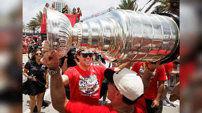 Stanley Cup travels from Florida to Canada, making stops to motivate fans along the way