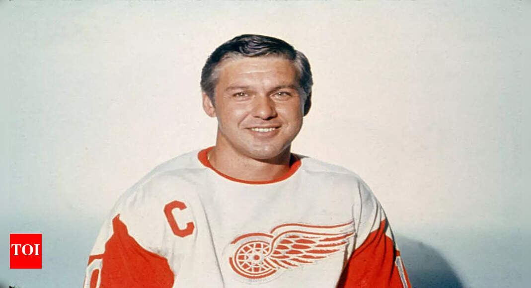Alex Delvecchio, Detroit Red Wings legend and 3-time Stanley Cup champion, dies at 93 | NHL News