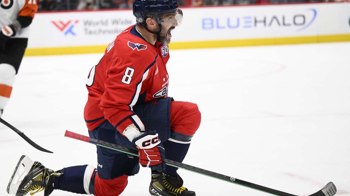 How close is Alex Ovechkin to breaking Wayne Gretzky's NHL career goals record?