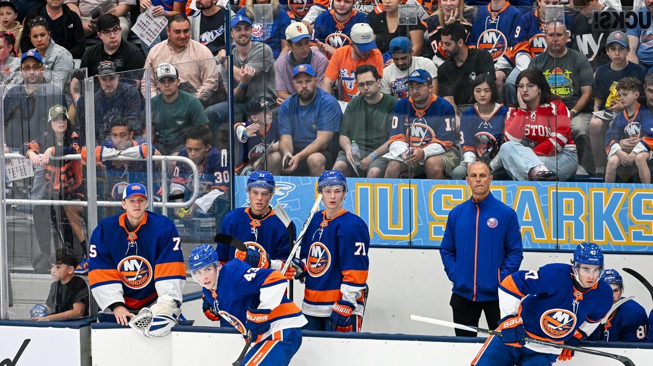 Passionate Islander fans pack rookie scrimmage