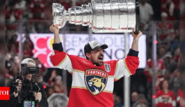 Brad Marchand’s six-year Florida Panthers deal sparks reactions from Steve Yzerman | NHL News