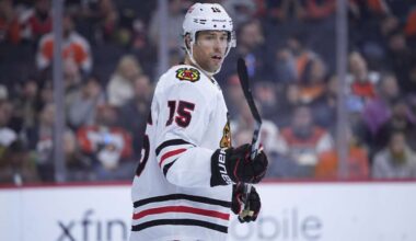 Blackhawks place forward Craig Smith on IR with a nagging back injury