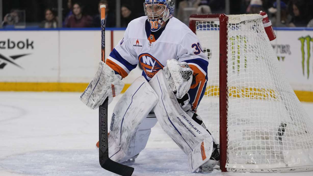 Pageau, Sorokin lead Islanders to 4-2 win over struggling Sharks