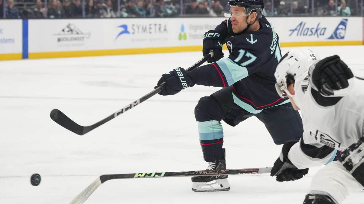 Jaden Schwartz has a hat trick in the Kraken's 4-2 victory over the Kings