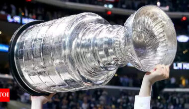"Bring it back!": Fans continue to push for the return of the iconic Stanley Cup Playoffs logo on the ice | NHL News