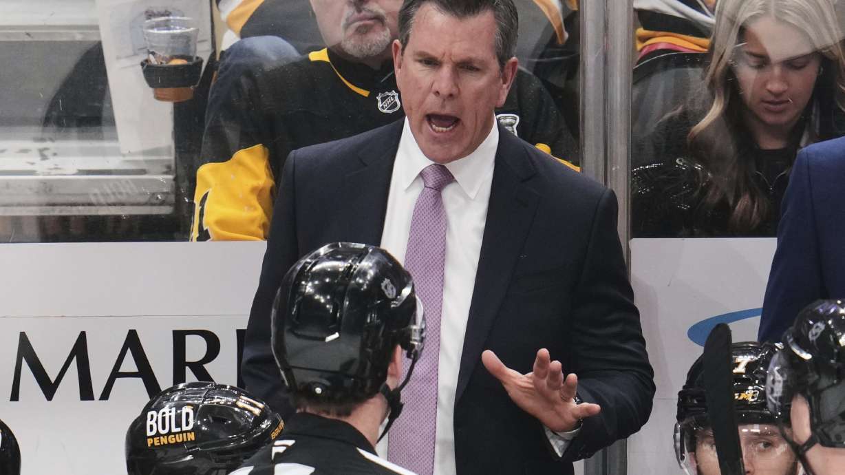Sullivan makes sure to speak with 'every player on the roster' as he starts anew as Rangers coach