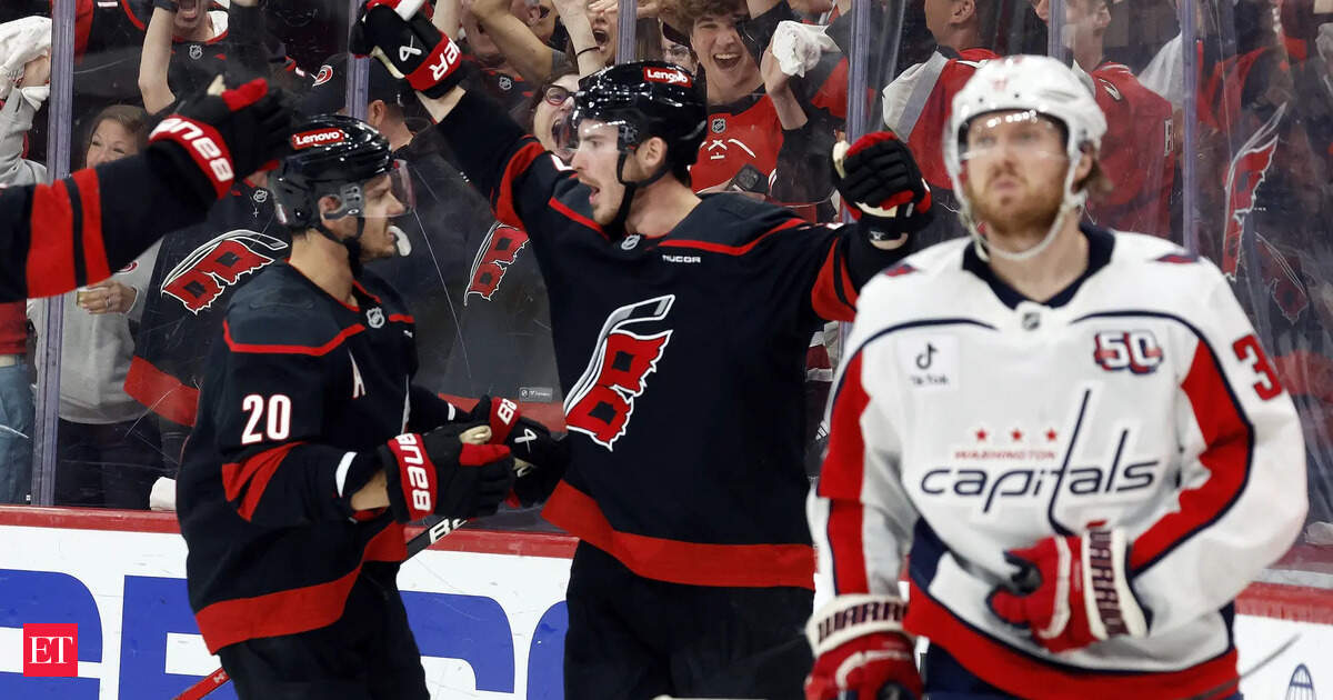 Hurricanes defeat Capitals 4-0, take 2-1 series lead in game 3