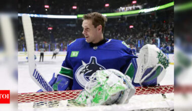 Casey DeSmith steals the show as Stars hand Canucks a 4-1 defeat