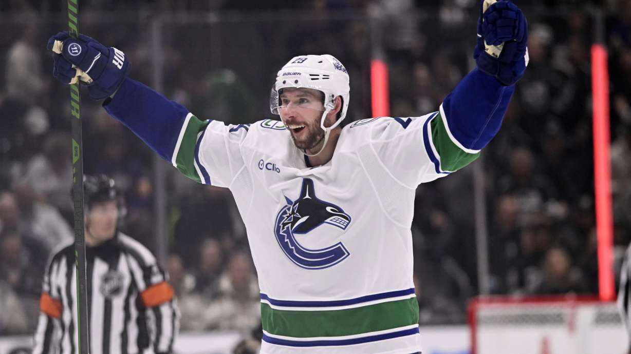 Garland scores his 2nd goal of the game in OT to lift the Canucks past the Kings, 3-2