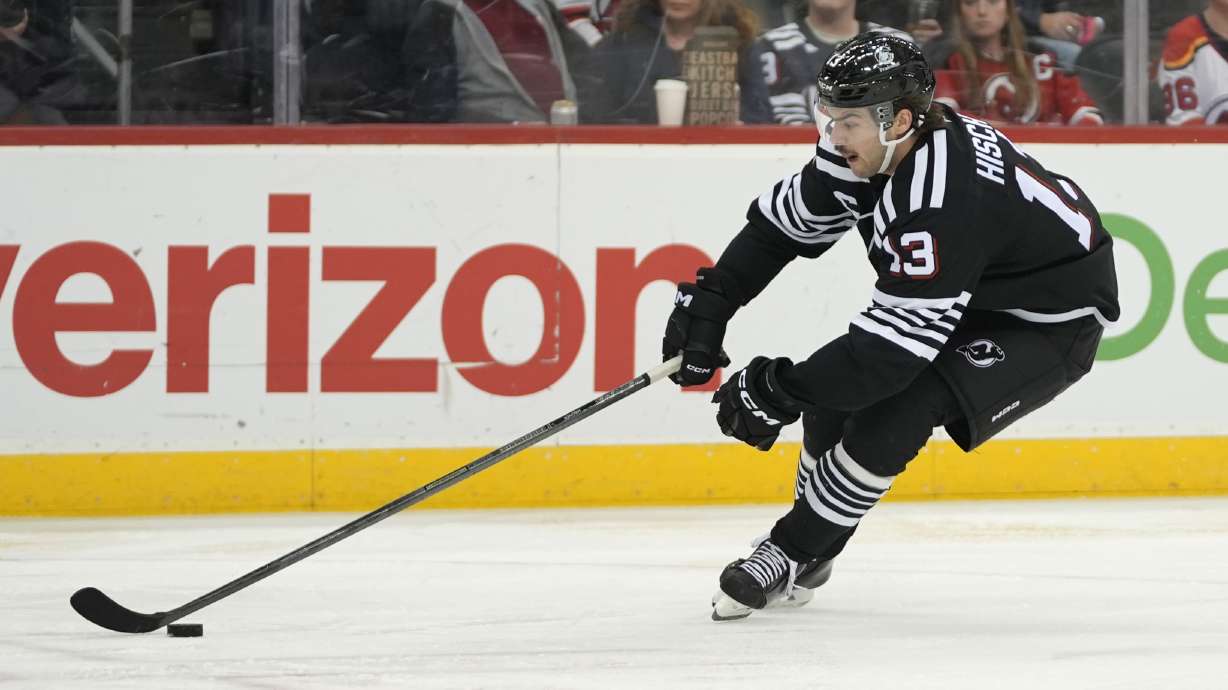 Nico Hischier records 1st career hat trick to lead Devils over Predators 5-2