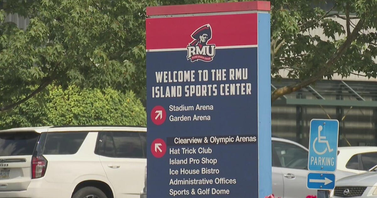 Woman accused of assaulting 16-year-old referee at youth ice hockey game in Pittsburgh area