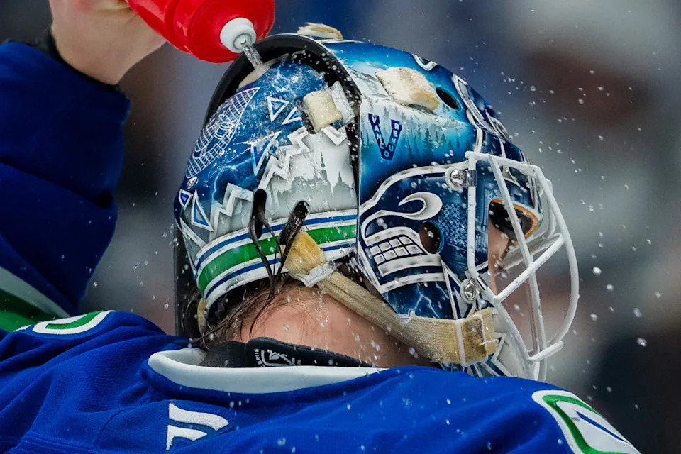 Pittsburgh Penguins goalie Arturs Silovs (31) while still playing for the Vancouver Canucks.Bob Frid-Imagn Images