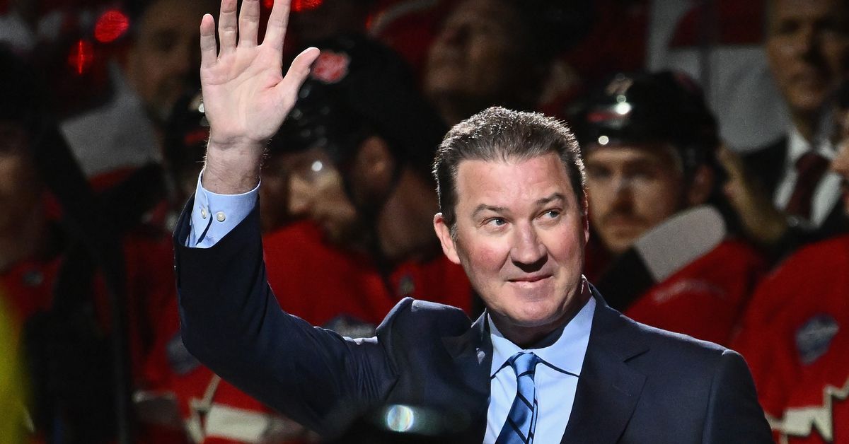 Mario Lemieux, ownership group interested in buying back Penguins, report says