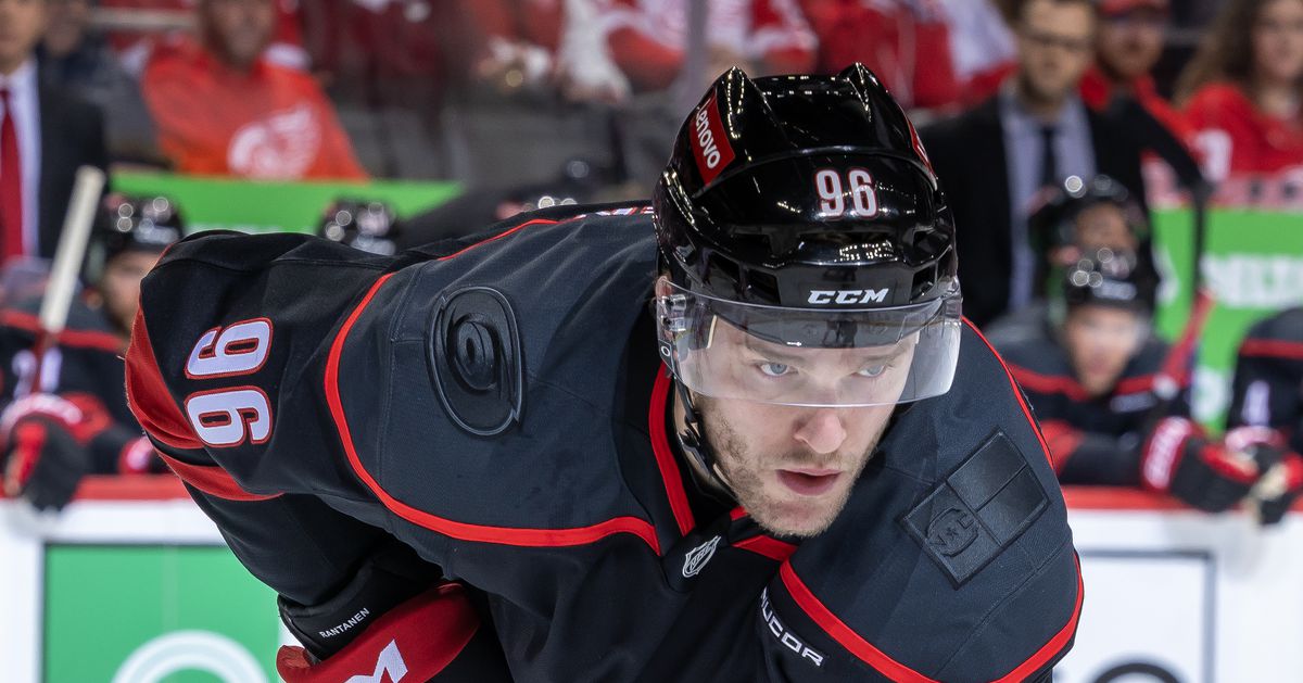 Carolina Hurricanes trade Mikko Rantanen to Dallas Stars