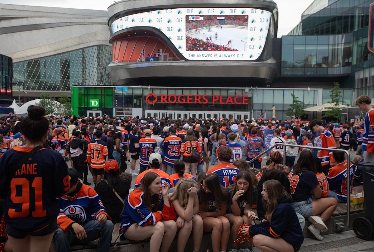 Oilers playoff run gave Edmonton restaurants a boost: Moneris report
