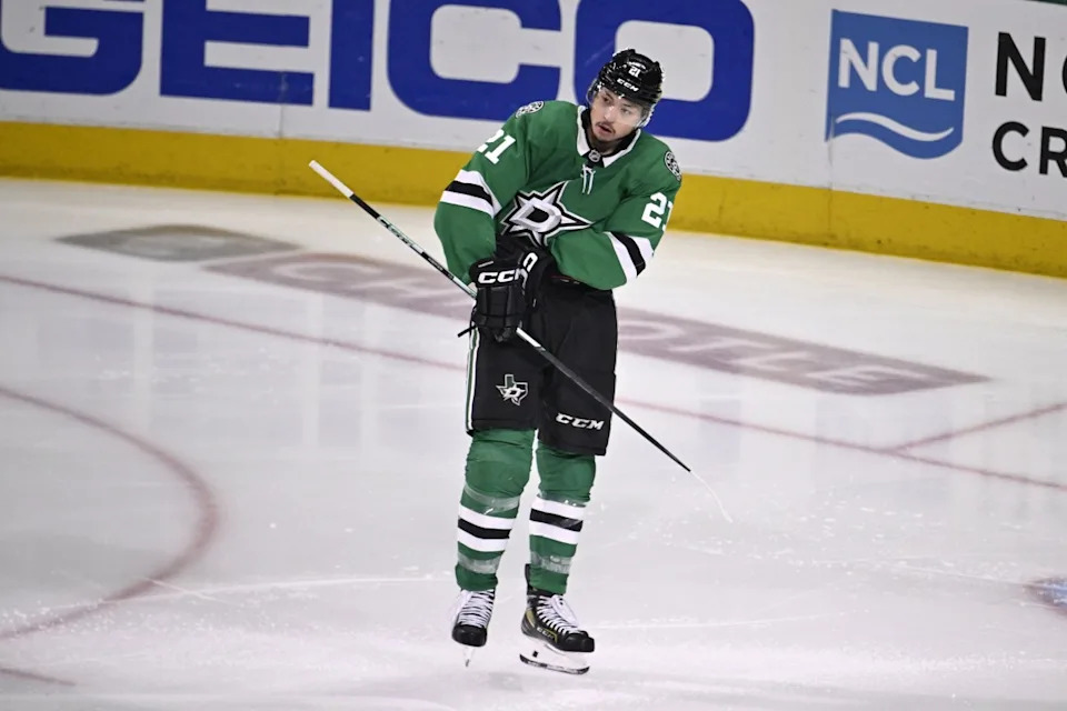 Dallas Stars left wing Jason Robertson (21) during the third period in game five of the Western Conference Final of the 2025 Stanley Cup Playoffs at American Airlines Center. Jerome Miron-Imagn Images