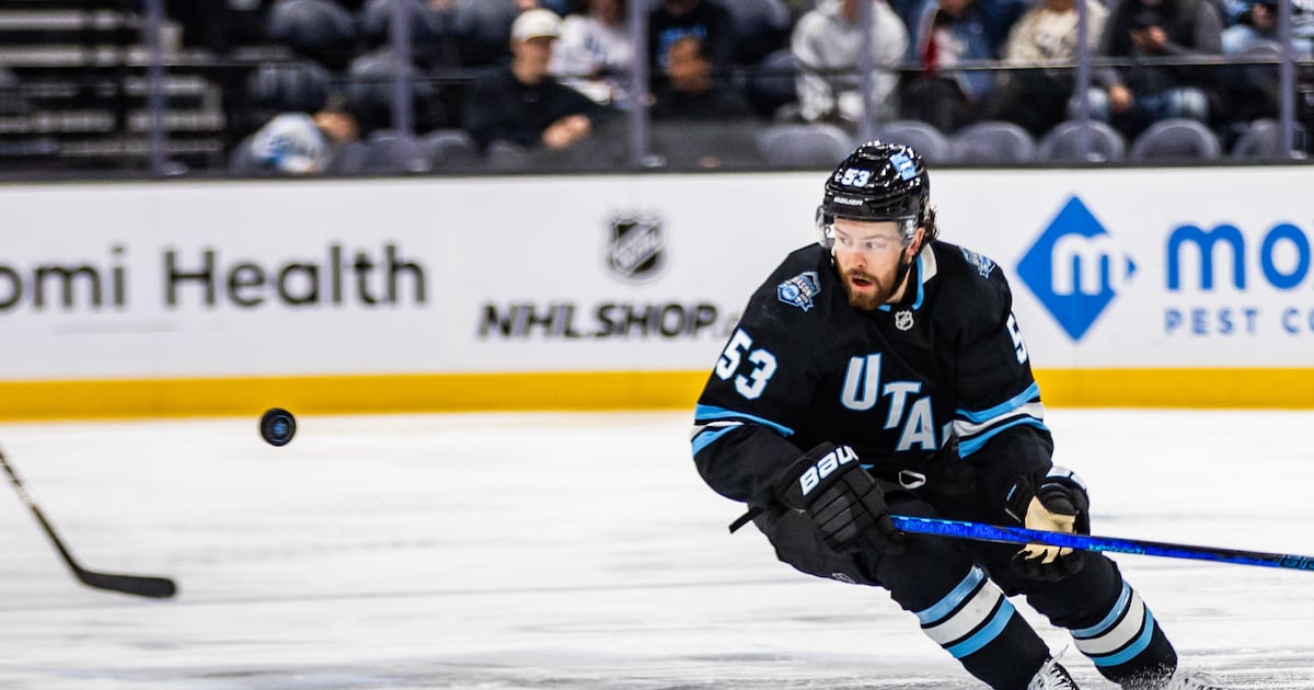 Utah Mammoth re-sign Michael Carcone – Deseret News