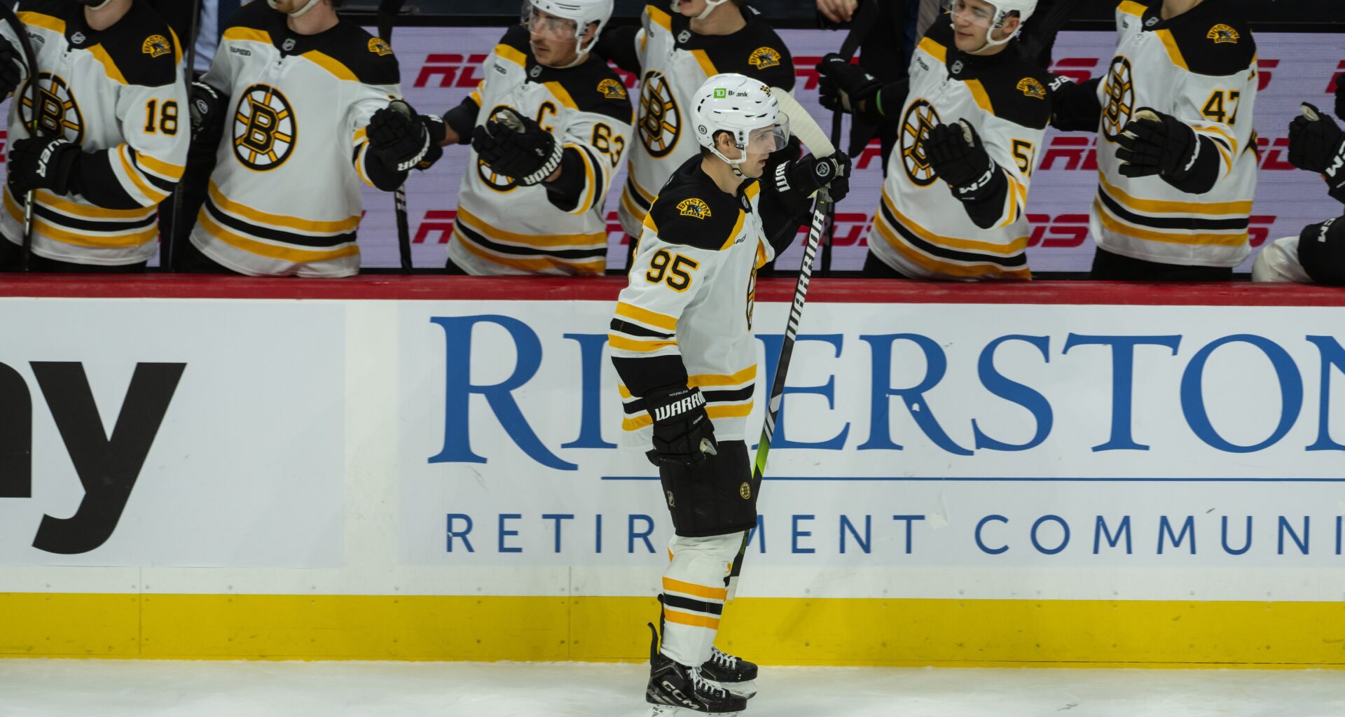 Maple Leafs Officially Sign Free Agent Center on Day Two of Free Agency