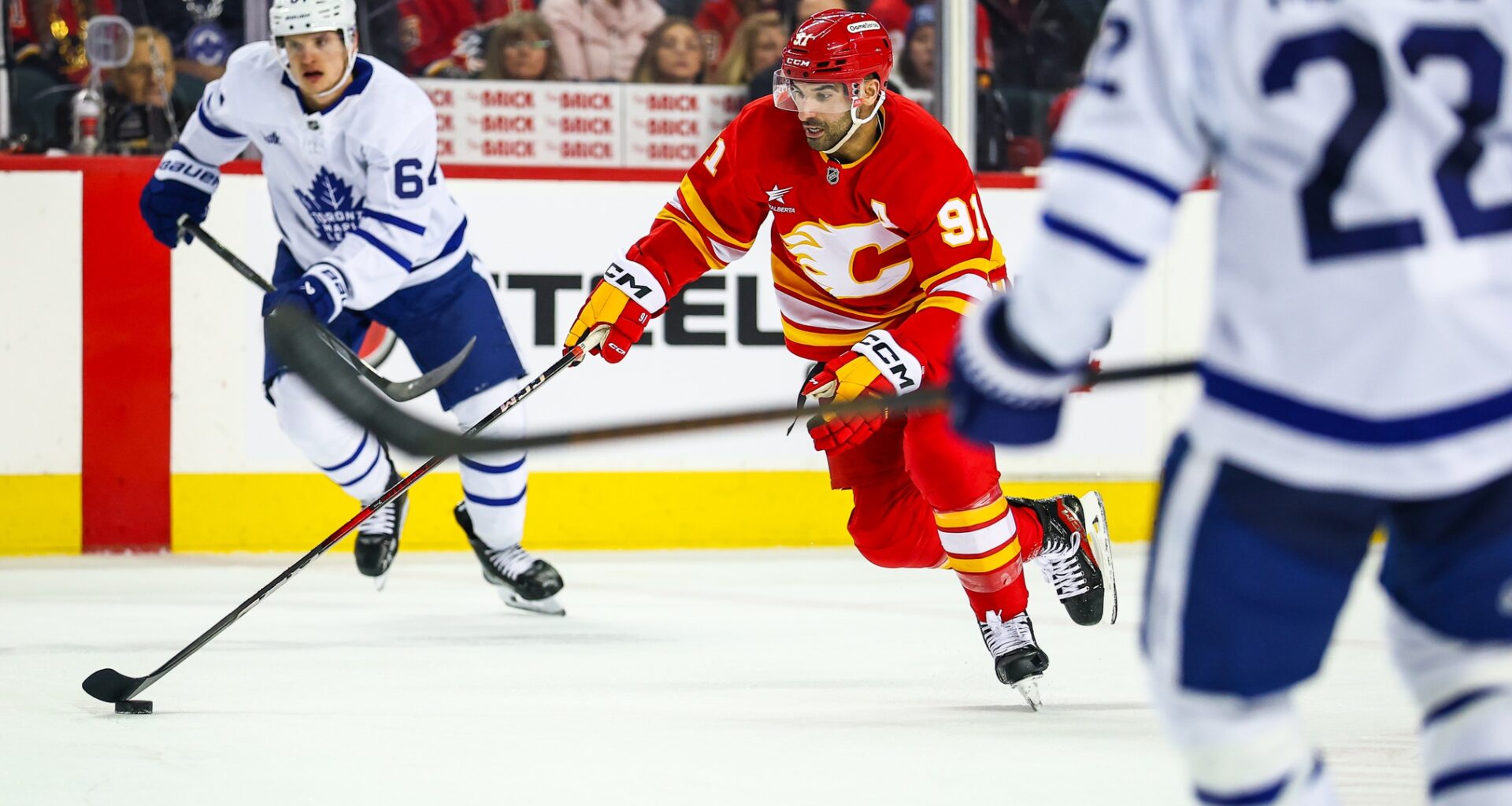 NHL Insider Speaks Out About Juicy Rumour Involving the Maple Leafs