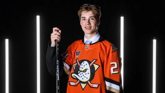 Beckett Sennecke, top Anaheim Ducks prospect. Beckett Sennecke, top Anaheim Ducks prospect.