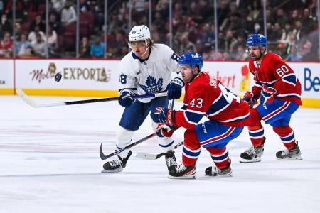 Oct 3, 2022; Montreal, Quebec, CAN; Toronto Maple Leafs right wing William Nylander (88) against Montreal Canadiens center Xavier Simoneau (43) during the second period at Bell Centre. Mandatory Credit: David Kirouac-Imagn Images Oct 3, 2022; Montreal, Quebec, CAN; Toronto Maple Leafs right wing William Nylander (88) against Montreal Canadiens center Xavier Simoneau (43) during the second period at Bell Centre. Mandatory Credit: David Kirouac-Imagn Images