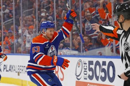 Jan 30, 2025; Edmonton, Alberta, CAN; Edmonton Oilers forward Jeff Skinner (53) celebrates after scoring a goal during the first period against the Detroit Red Wings at Rogers Place. Mandatory Credit: Perry Nelson-Imagn Images Jan 30, 2025; Edmonton, Alberta, CAN; Edmonton Oilers forward Jeff Skinner (53) celebrates after scoring a goal during the first period against the Detroit Red Wings at Rogers Place. Mandatory Credit: Perry Nelson-Imagn Images