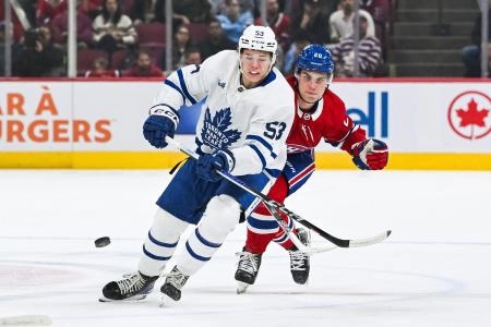 Toronto Maple Leafs prospect Easton Cowan in action against the Montreal Canadiens.