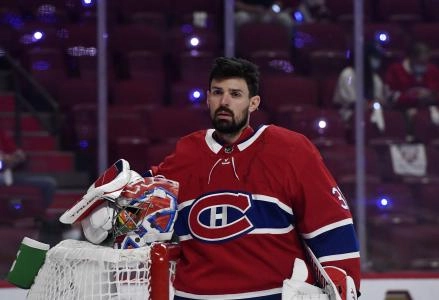 Jun 20, 2021; Montreal, Quebec, CAN; Montreal Canadiens goalie Carey Price (31) puts his mask on during the first period in game four of the 2021 Stanley Cup Semifinals against the Vegas Golden Knights at the Bell Centre. Mandatory Credit: Eric Bolte-Imagn Images Jun 20, 2021; Montreal, Quebec, CAN; Montreal Canadiens goalie Carey Price (31) puts his mask on during the first period in game four of the 2021 Stanley Cup Semifinals against the Vegas Golden Knights at the Bell Centre. Mandatory Credit: Eric Bolte-Imagn Images