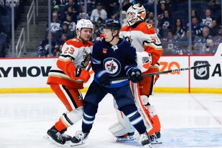 Mason McTavish is without a new deal in Anaheim