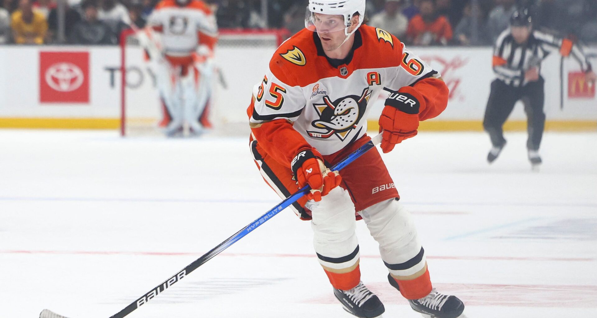 Analysts Tie Controversial Player Jacob Trouba to Canadian Team