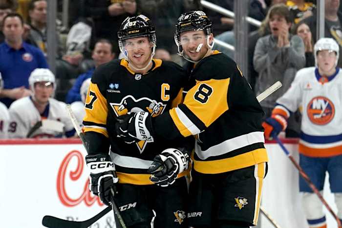 Crosby breaks Lemieux's Penguins career assists record in 3-2 victory over the Islanders