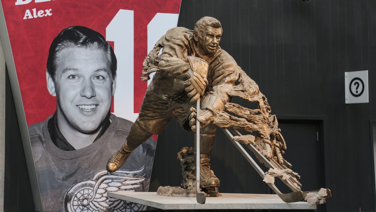 Alex Delvecchio, from Detroit Red Wings' Production Line, dead at 93