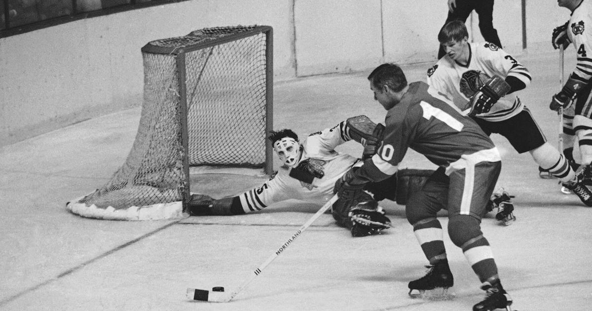 Detroit Red Wings legend and Hockey Hall of Famer Alex Delvecchio dies at 93 | National Sports