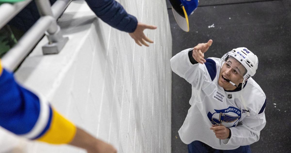 Blues prospect Justin Carbonneau chooses QMJHL return over college hockey