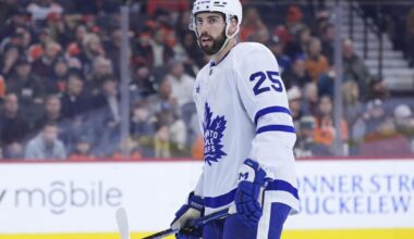 Sabres sign Timmins less than a month after trade from Penguins |