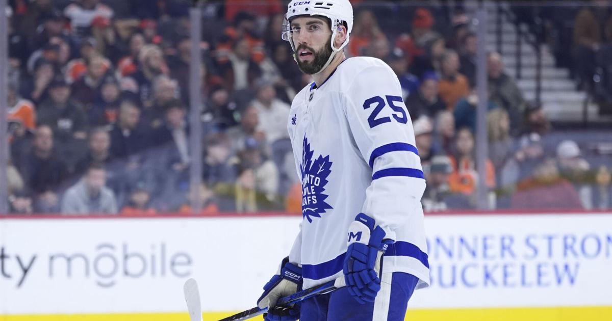 Sabres sign Timmins less than a month after trade from Penguins |