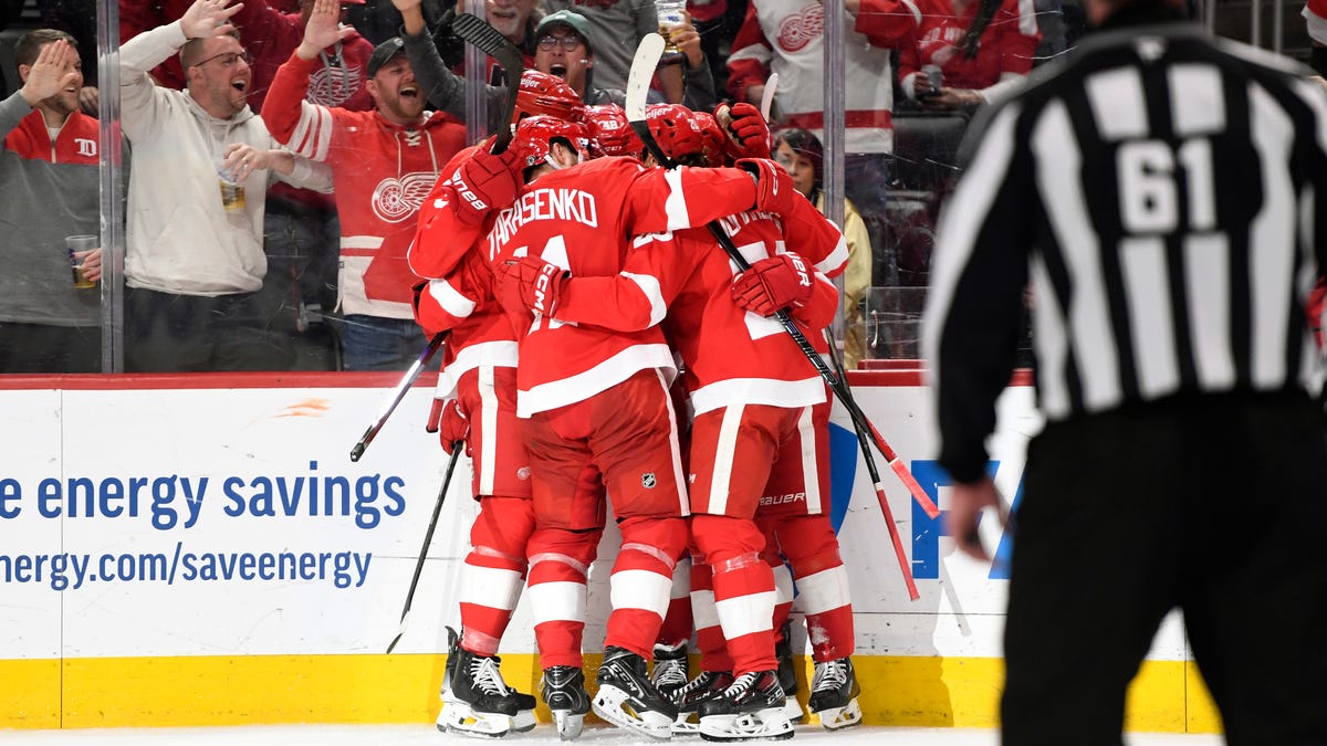 Detroit Red Wings, Petr Mrazek blank Vegas Golden Knights