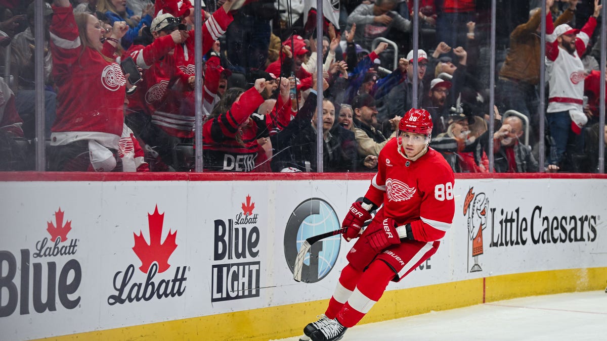 Patrick Kane re-signs with Detroit Red Wings for one year, $3 million