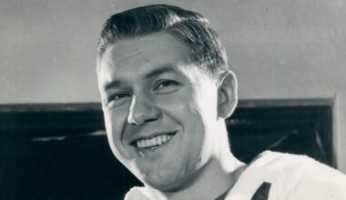 Alex Delvecchio, Detroit Red Wings legend, dies at 93