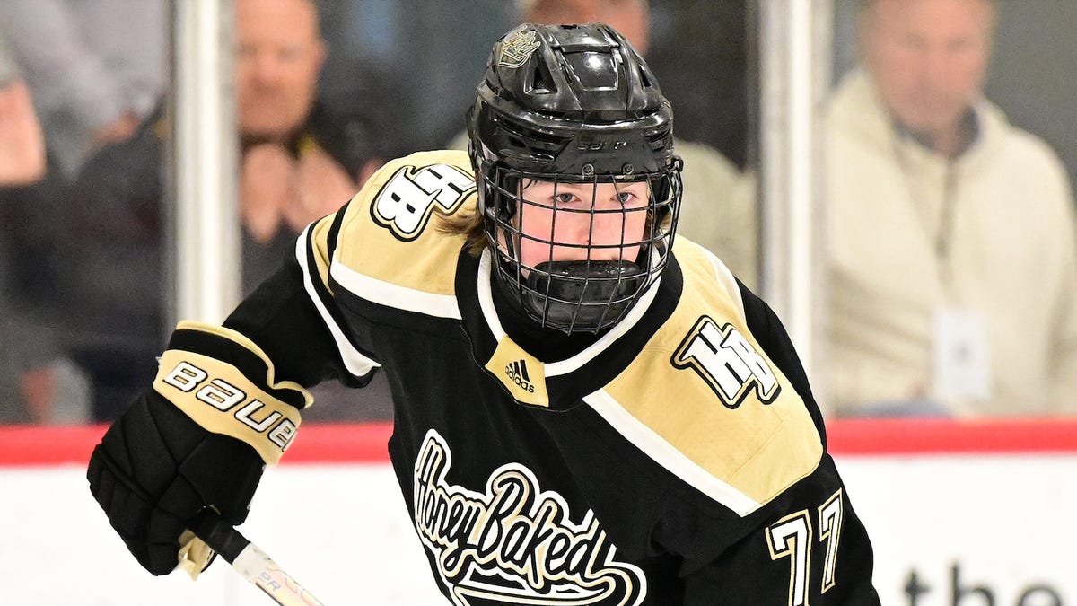 Honeybaked's Valenti off to Four Nations; Toews back in NHL