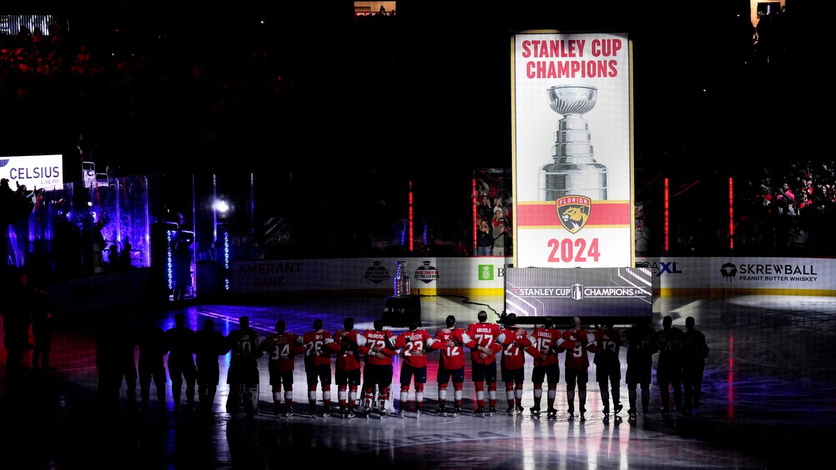 Panthers to raise Cup banner Oct. 7; Oilers hire NTDP coach