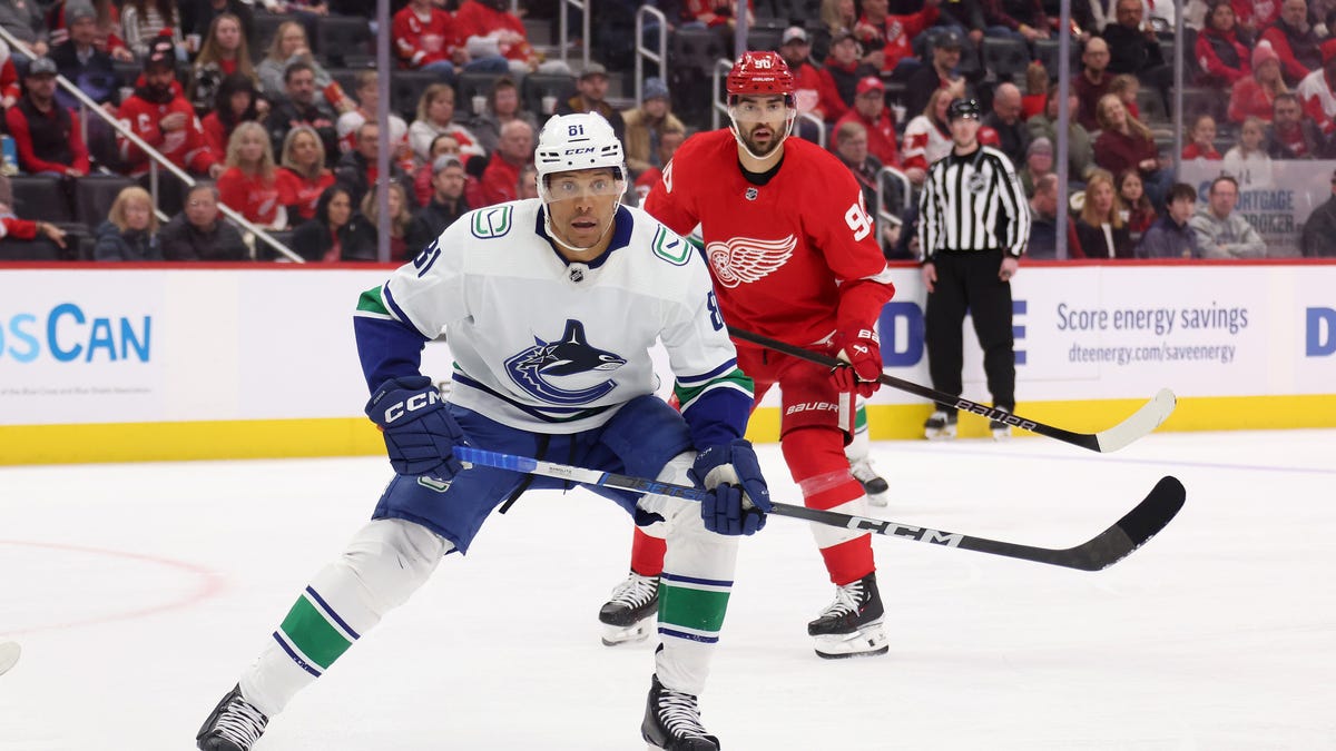 Maple Leafs land Dearborn's Dakota Joshua; Gallant to coach in Russia