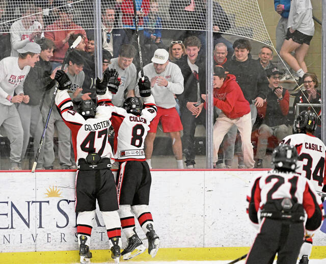 8691057_web1_fcj-FCHockey06-031925 8691057_web1_fcj-FCHockey06-031925