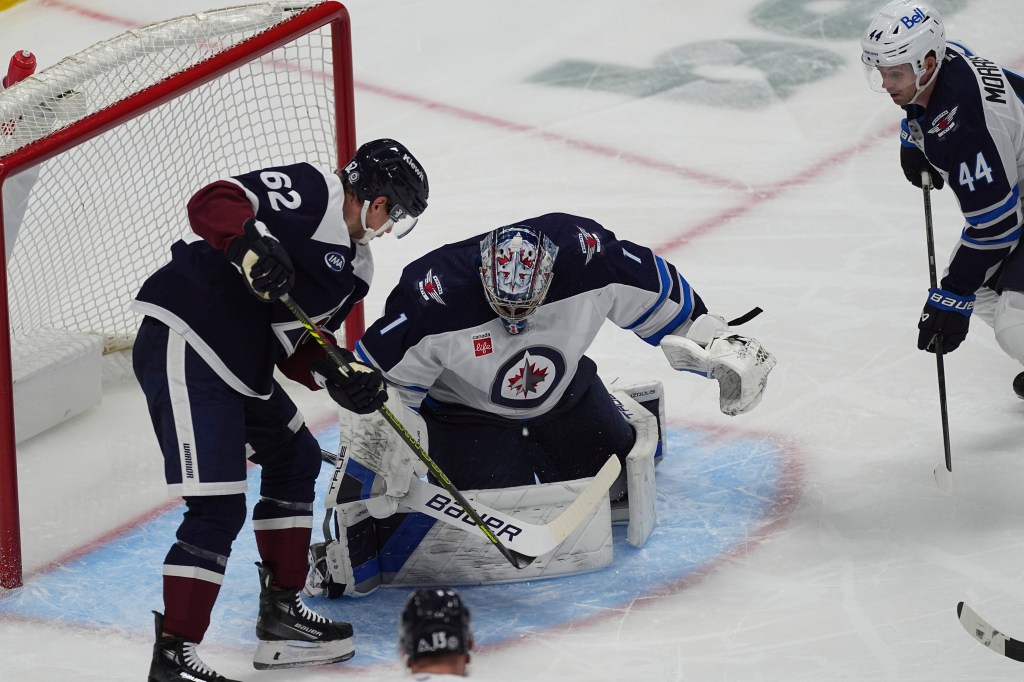 Avalanche gets shut out in Winnipeg again