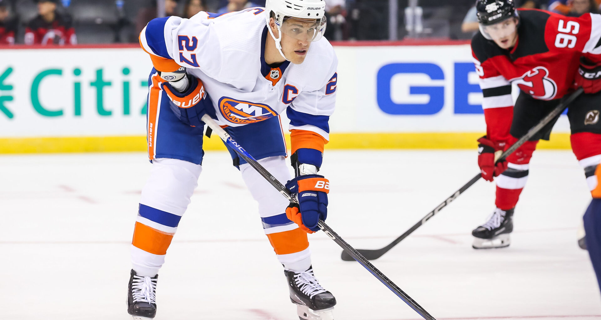 Islanders Must Address Lee's Pending 2026 Free Agency This Summer - The Hockey Writers - New York Islanders