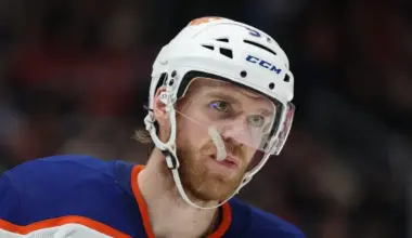 NHL legend issues dramatic warning on Connor McDavid’s future with the Oilers, referencing Wayne Gretzky