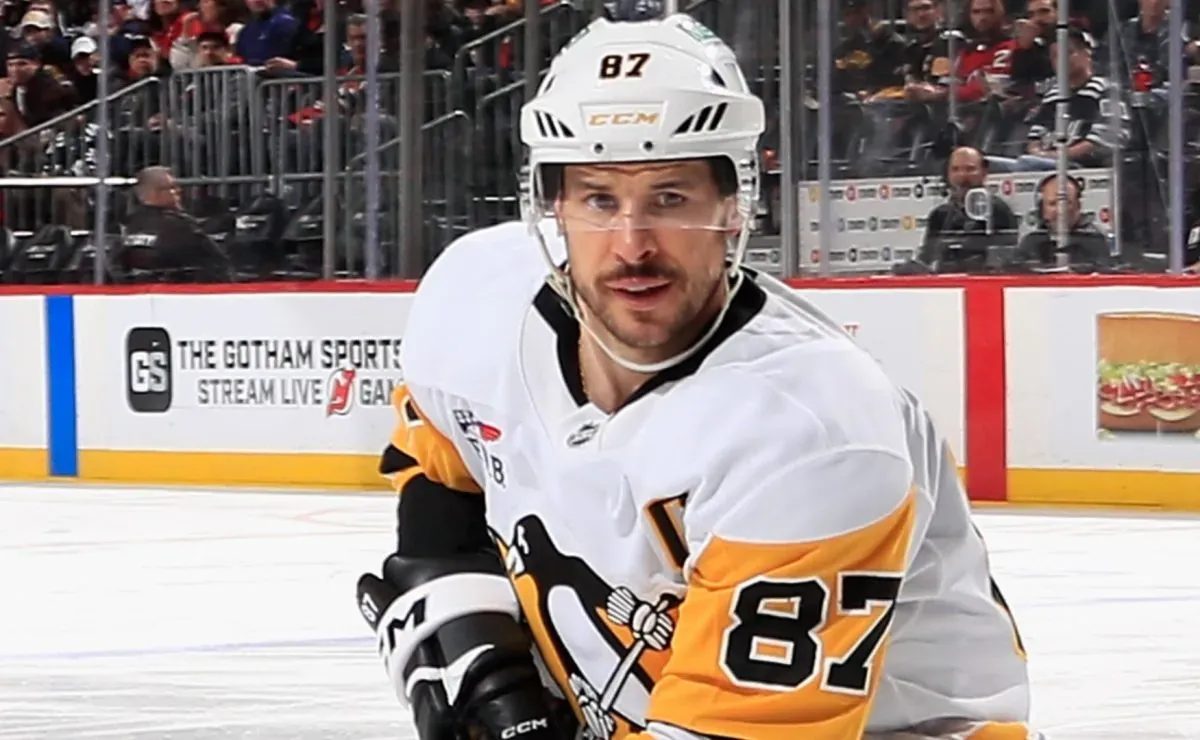 Sidney Crosby trade rumors intensify as analysts warn Penguins' inaction could force iconic move