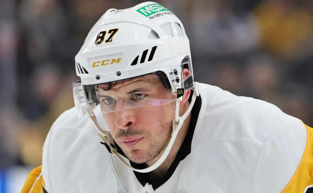 Sidney Crosby's Penguins trade could reportedly push Pittsburgh star closer to Brad Marchand's Panthers
