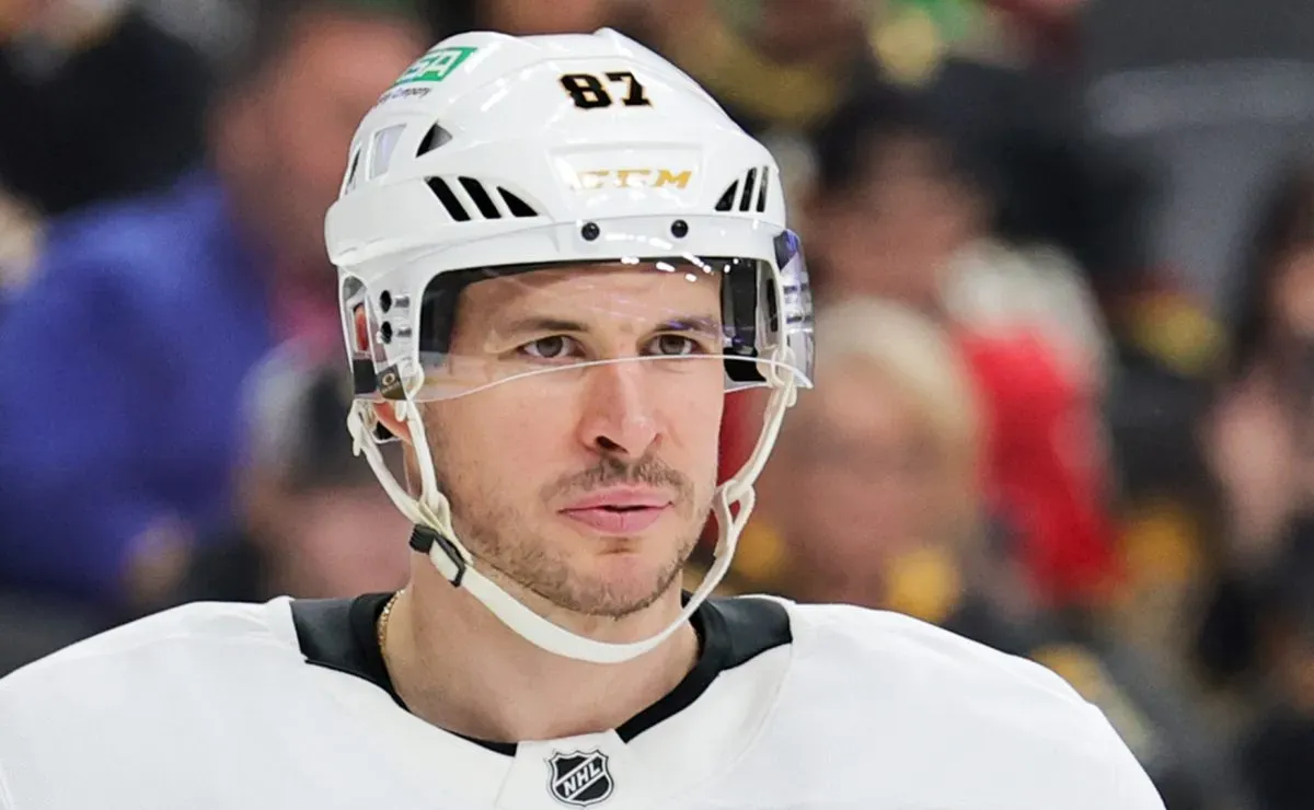 NHL News: Sidney Crosby could reportedly lose legendary teammate Evgeni Malkin in shocking Penguins trade